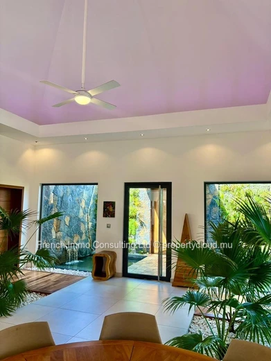 Villa d'exception, 495 M2 habitable, 1040 M2 de jardin tropical a Pereybere 