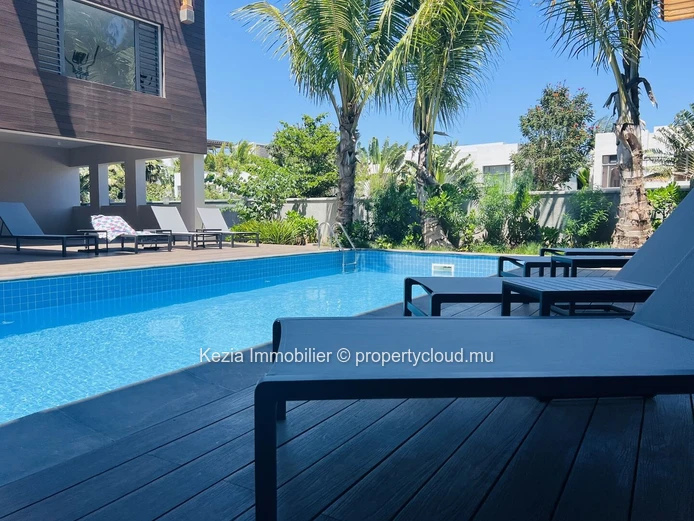 Contemporary Apartment Near The Beach