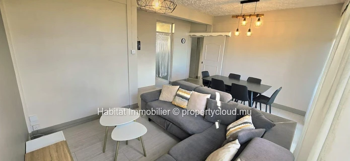 To rent: Apartment of 53 m², located on the 2nd floor (without elevator) in a residence in Curepipe