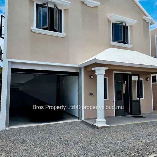 55 000 Rs/mois | Maison duplex de luxe 3 chambres à louer à Pereybere, Grand Baie