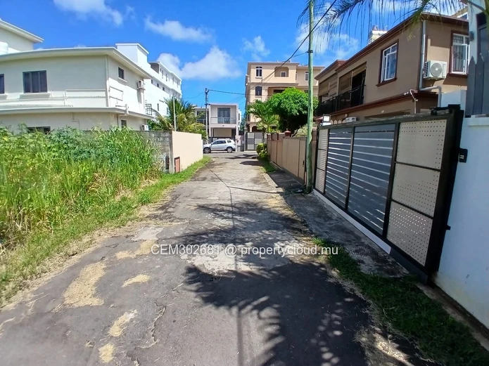 Terrain résidentiel à vendre à Grand Baie – Chemin Vingt Pieds