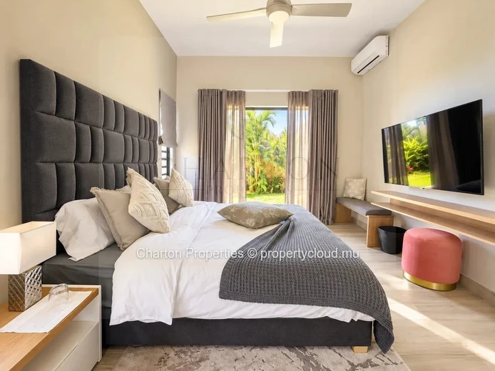 Villa de luxe de 4 chambres en suite au cœur d’un domaine PDS sécurisé