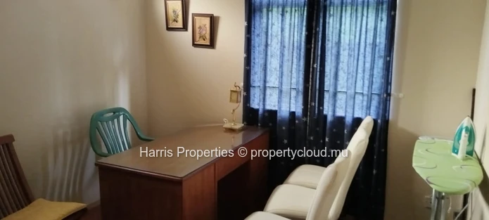 Beachfront house for sale in a secure residence in Calodyne