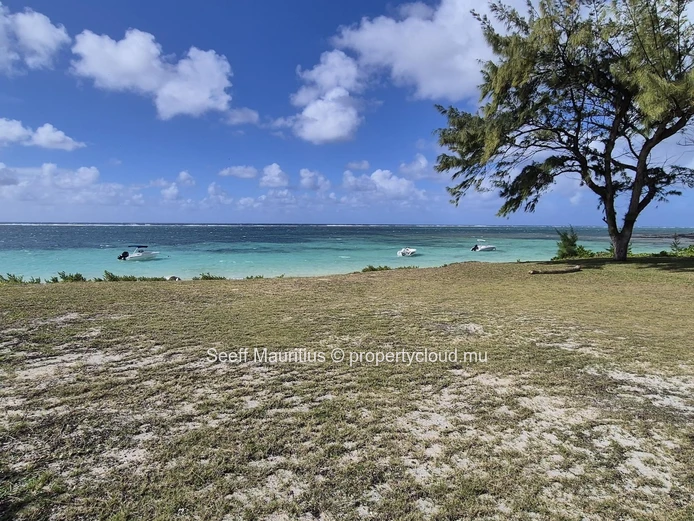 Charming Renovated Beachside Campement