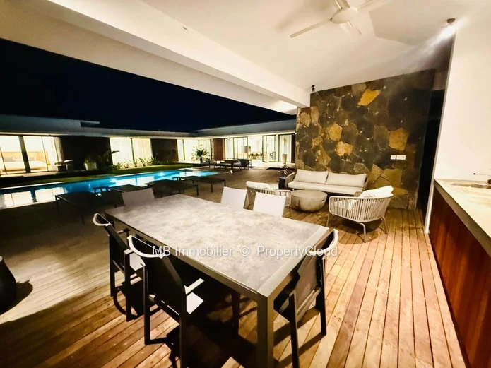 Villa for sale.