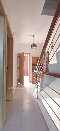 3-bedroom triplex with sea and mountain views - Sold furnished and equipped