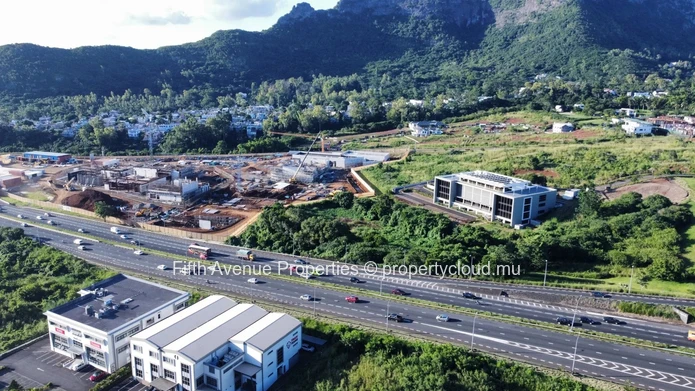 BAGATELLE - Terrain commercial 2946m2