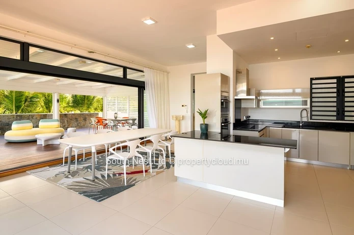 Magnifique Penthouse de 4 Chambres avec Vue Époustouflante sur le Lagon à Azuri Golf & Beachfront Village. 