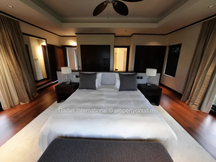 Villa de Luxe avec Vue sur le Golf à Louer à Anahita Beau Champ – 15 000 EUR / mois