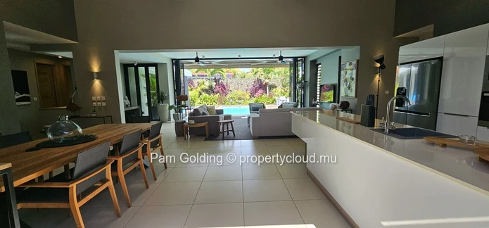 Villa contemporaine de 4 chambres à vendre à Pereybère, Île Maurice
