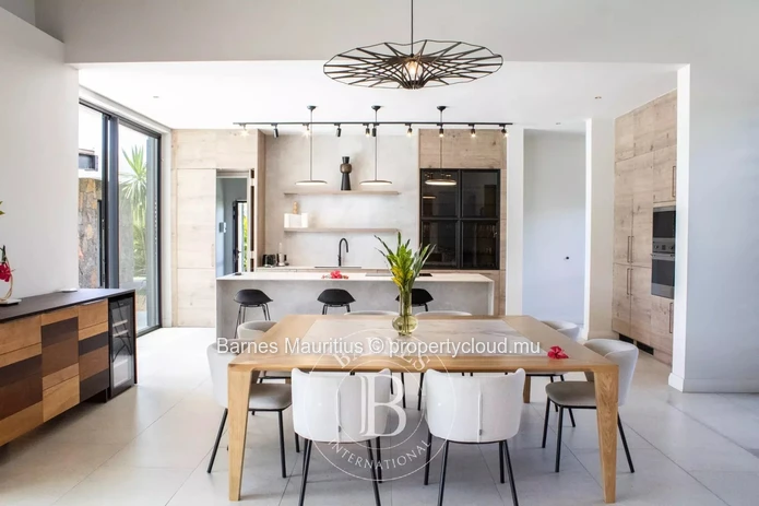 BEAU CHAMP – Villa contemporaine avec piscine et jardin - 4 chambres