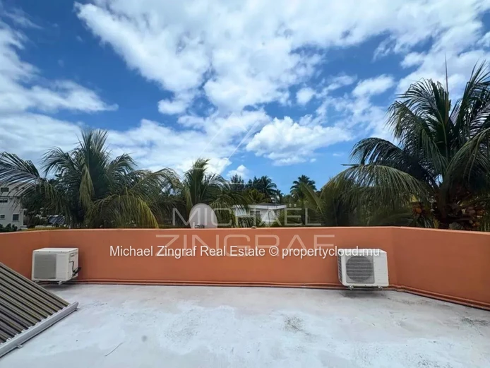 Rivière Noire – Maison meublée avec piscine, à proximité de la mer