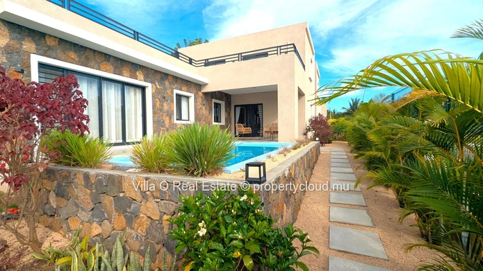 In a brand new secure, exclusive residence, with a beautiful communal garden of 2000 m2, lovely furnished and equippe...