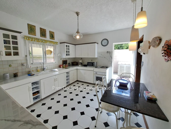 Mid-term rental villa ideally located in Trou aux Biches, available from April to September.