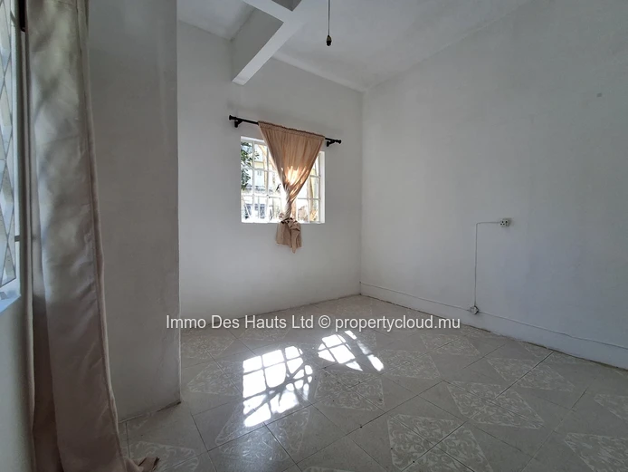 Maison de 3 chambres non meublé en vente la caverne Vacoas