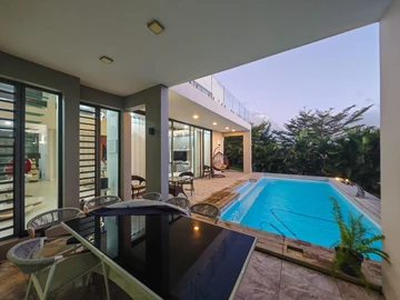 4 Bedroom Villa