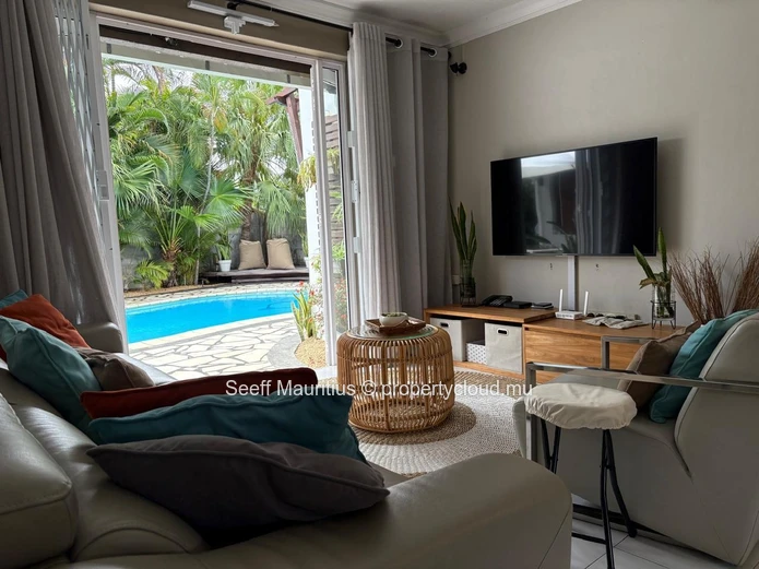 Villa de Charme à Tamarin : Un Havre de Paix Moderne et Chaleureux
