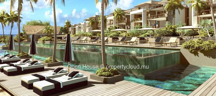 Luxury apartment with 3 bedrooms, private and communal swimming pool, boat parking and launching ramp. Sea and island...