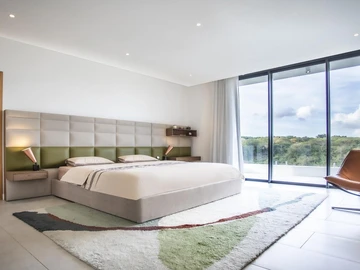 5 Bedroom Villa