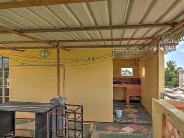 6 Bedroom House