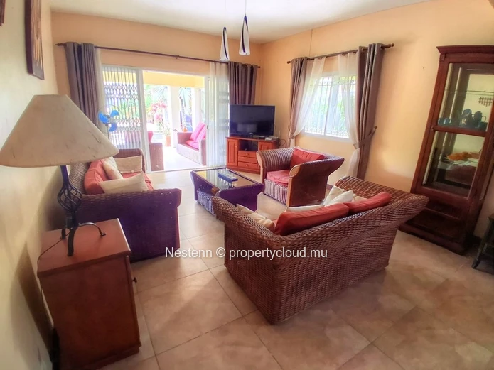 Somptueuse Villa Indépendante À Péreybère Avec Studio Dépendant