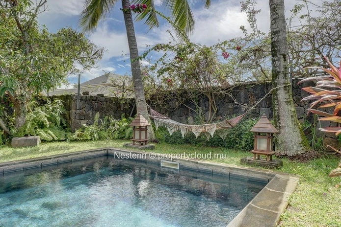 Bright 3-bed Balinese villa at Pointe d'Esny