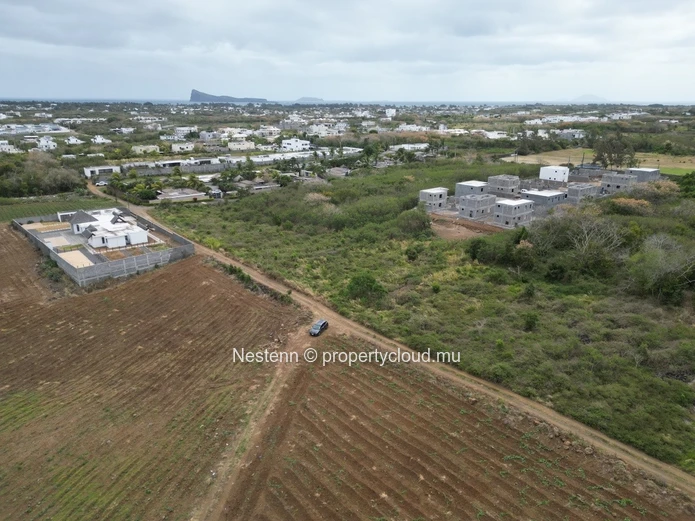 Residential land of 633m2 close to chemin 20 pieds