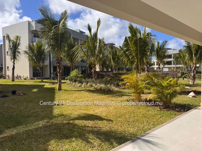 Ground Floor Corner Apartment | La Pointe | Pointe aux Canonniers | 130m²