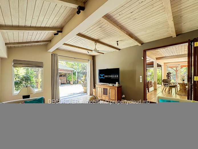 Large contemporary house with swimming pool and garden