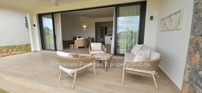 Appartement Moderne De 3 Chambres À Louer – Pointe D’Esny