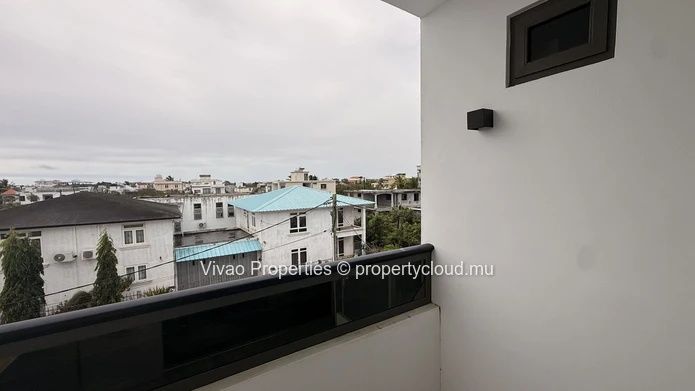 Appartement meublé de 2 chambres à louer à Mont Choisy avec piscine - 40 000 Rs par mois