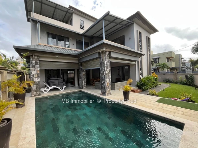 Belle maison de 4 chambres en location.
