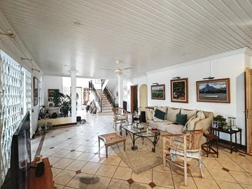 5 Bedroom Villa