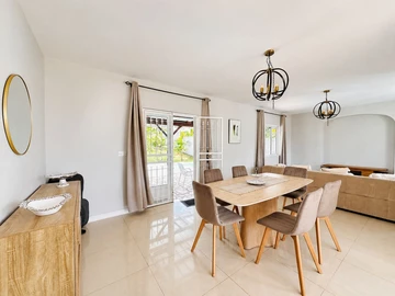 4 Bedroom Villa