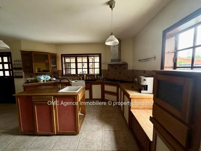 Grande villa familiale 420 m² | Piscine & vue tourelle | Black Rock - Tamarin
