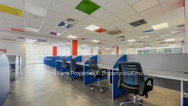 Exceptional Professional Space in Ebene: Flexibility and Modernity !