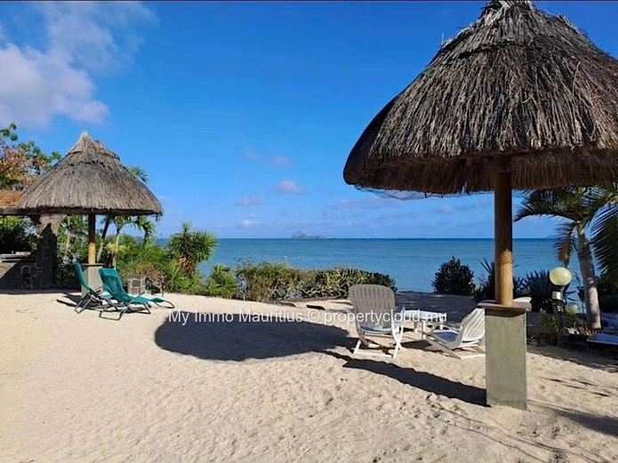 Beachfront Villa with Direct Beach Access – Grand Gaube