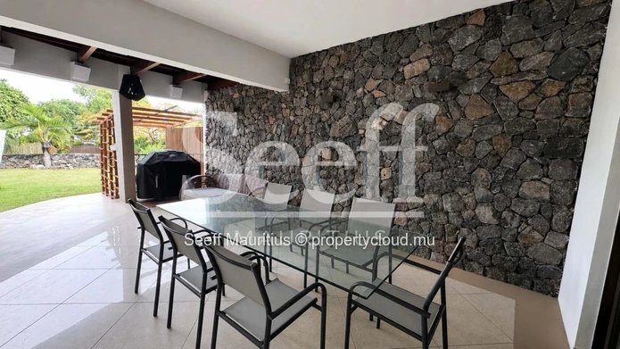 Coastal Elegance and Ocean Horizons