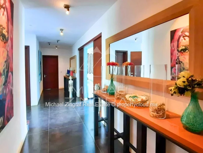 Mauritius – Exceptional 4-Bedroom Beachfront Villa with Panoramic Ocean Views in Pointe aux Canonniers