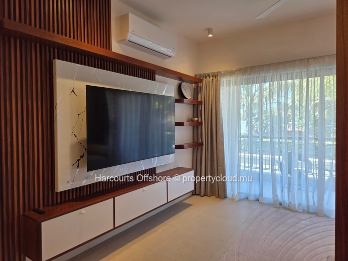 Charming fully furnished 3 bedroom apartment to let in Beau Plan Smart City