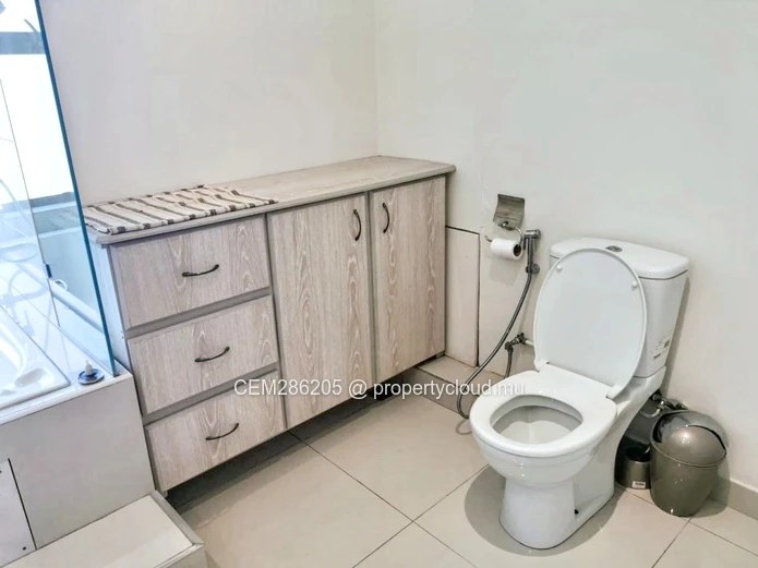 Élégant Appartement de 3 Chambres Avec Vue Sur la Mer et les Montagnes à Louer à Phoenix
