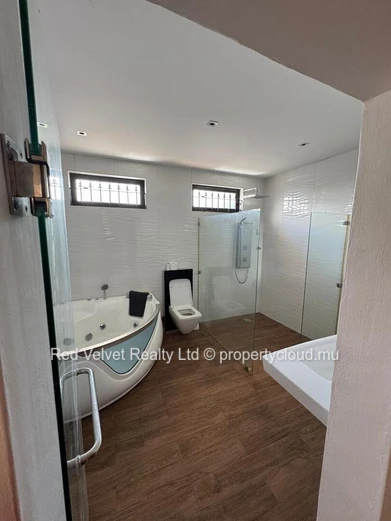 Élégante maison de 4 chambres à vendre à Vacoas