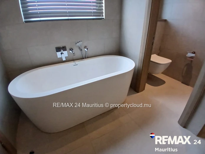 Luxury Coastal Living in Mont Choisy - Elegant Ground Floor Apartment Minutes from the Beach & Golf