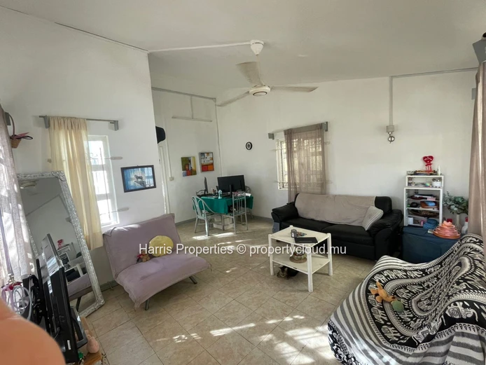For Sale: Individual freehold beachfront house in Baie du Tombeau