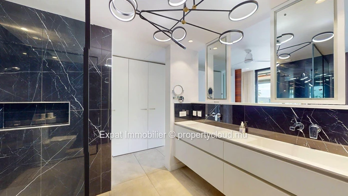 Luxury Apartment By The Water – Erok Residence