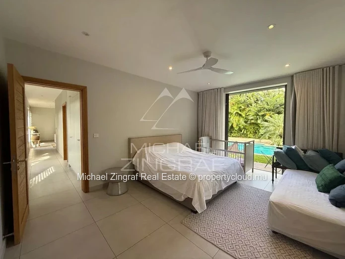 Élégante Villa 4 Chambres avec Piscine Privée à Forêt Daruty
