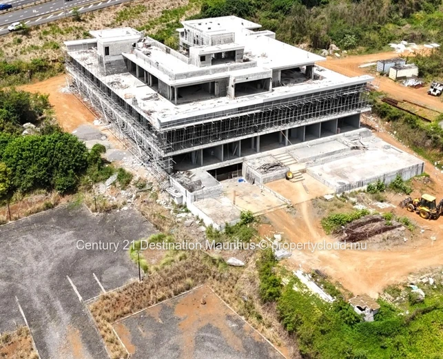 Premium Showrooms & Offices for Sale at Bagatelle Junction, Moka Smart City – Green Business Hub