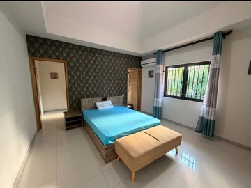 6 Bedroom Villa