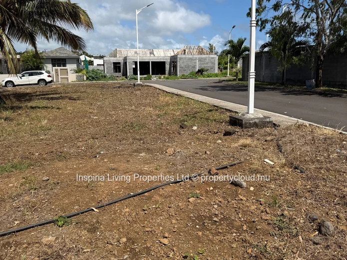 Terrain de 641 m² dans une communaute fermee a Naturo Villas Bras d'Eau