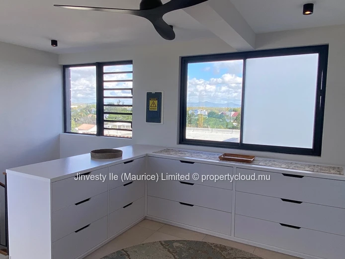  Luxury 4-Bedroom Duplex Penthouse – Sea View – Pointe Aux Canonniers / Grand Baie – Mauritius